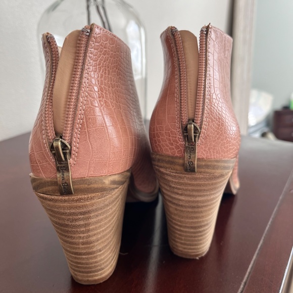 Women's Croc-Embossed Ankle Booties - Pink - Picture 5 of 5